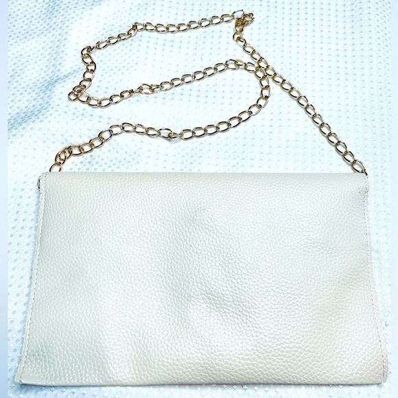 Faux Leather Winter White Envelope Clutch with Removable Gold Chain Strap. - Picture 5 of 6